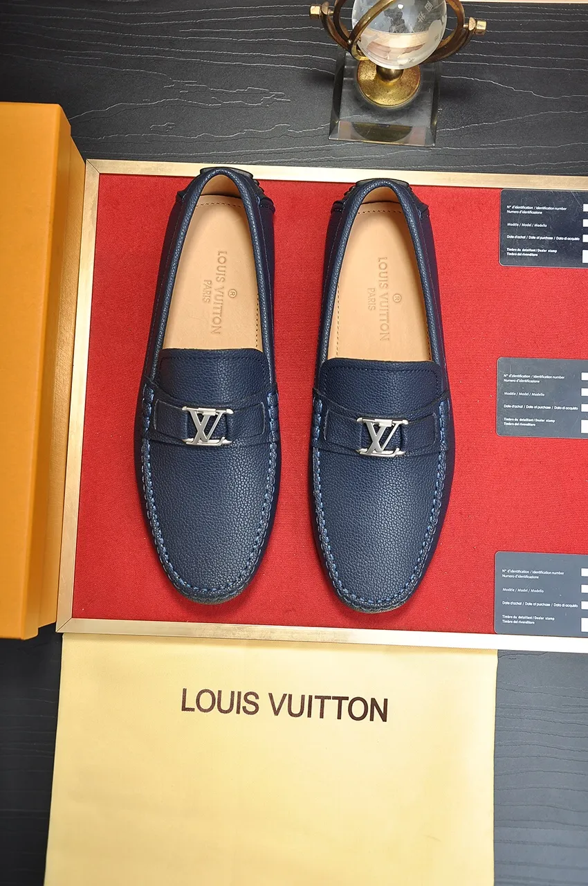 Men's men's shoes 💰420💶 [LV Doudou shoes] (water-dyed cowhide lining) new model is on the market, available on the official website. The new Doudou shoes are processed into single-color materials, and the uppers are made of imported horsehide leather. The body of the shoe is fully hemmed with mark thread, and is lined with imported original cowhide leather. The elegant shoe shape is super suitable for all-matching, and the size is 38-44.